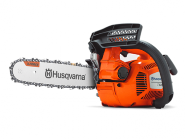 ​​Mid-sized X-Torq tree care saw. It's a lightweight powerful chainsaw for pruning in parks as well as vineyards and fruit orchards.